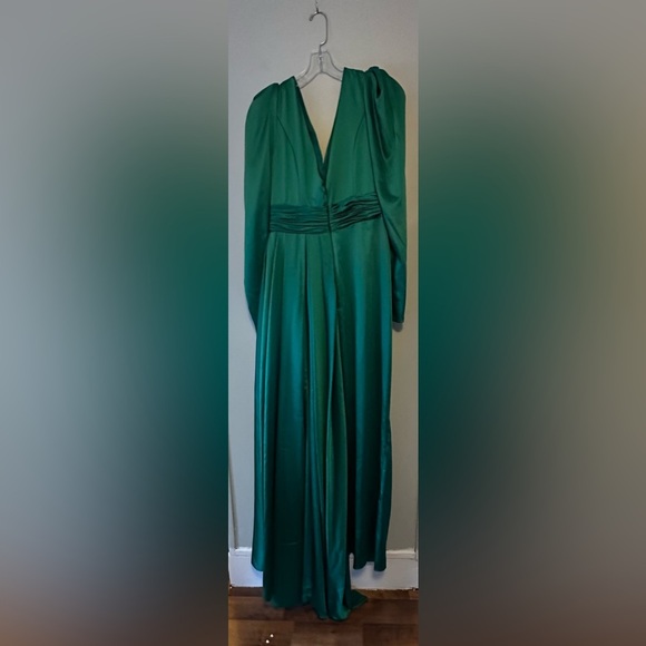 Mac Duggal 12404 Emerald Green Satin Puff Sleeve Evening Gown with Slit Size 6 - Picture 10 of 11